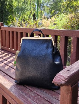 Сумка‐рюкзак женская из натуральной кожи Genuine Leather чёрный